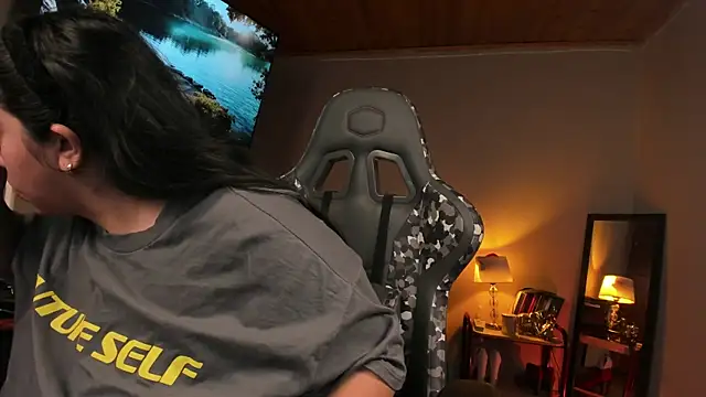 Snapshot of coraline_latin chatting on March 1, 9:15 pm coraline latin online show from March 1, 9:15 pm