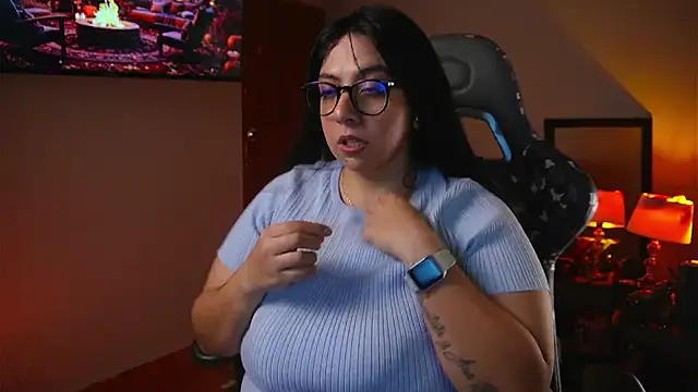 Snapshot of coraline_latin chatting on October 15, 2:11 am coraline latin online show from October 15, 2:11 am