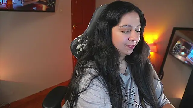 Snapshot of coraline_latin chatting on November 24, 5:45 pm coraline latin online show from November 24, 5:45 pm