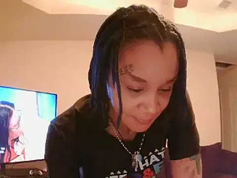 Snapshot of EnticingAaliyah chatting on March 10, 3:30 pm EnticingAaliyah online show from March 10, 3:30 pm