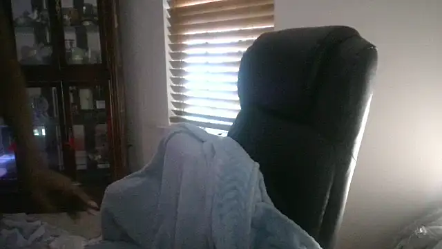 Snapshot of EnticingAaliyah chatting on September 13, 3:34 pm EnticingAaliyah online show from September 13, 3:34 pm