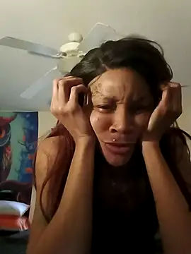 Snapshot of EnticingAaliyah chatting on November 13, 6:40 pm EnticingAaliyah online show from November 13, 6:40 pm