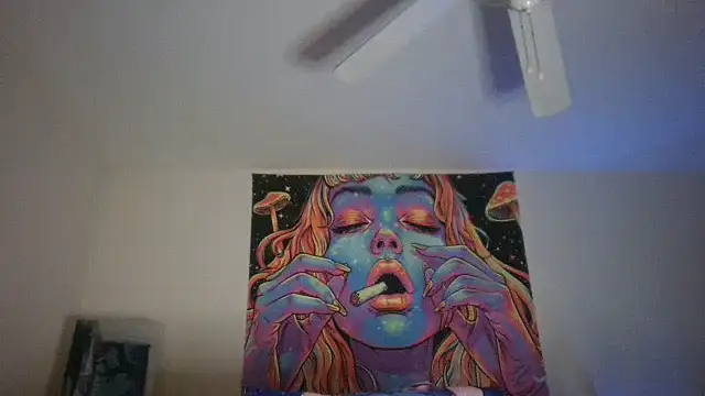 Snapshot of EnticingAaliyah chatting on November 20, 12:44 am EnticingAaliyah online show from November 20, 12:44 am