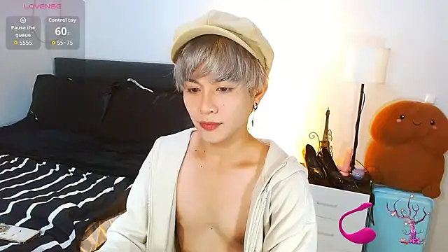 Snapshot of WildestTwink chatting on June 3, 2:19 pm WildestTwink online show from June 3, 2:19 pm