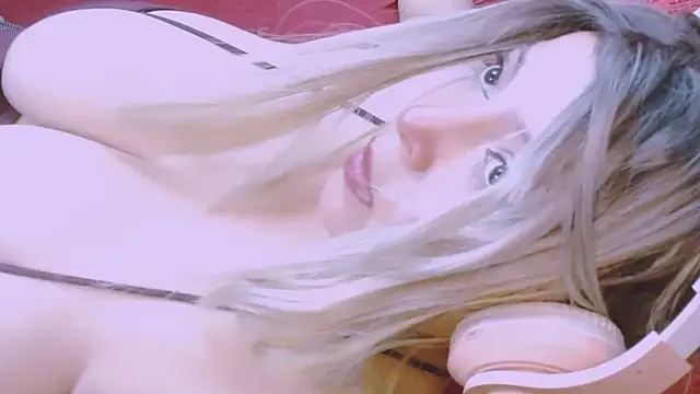 Honey Lucy1 online show from May 25, 1:55 am