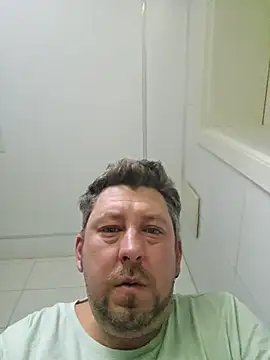 Snapshot of ktmtom247 chatting on November 27, 4:25 am ktmtom247 online show from November 27, 4:25 am