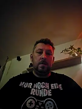 Snapshot of ktmtom247 chatting on December 15, 4:06 am ktmtom247 online show from December 15, 4:06 am