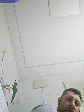 Snapshot of ktmtom247 chatting on December 17, 4:18 am ktmtom247 online show from December 17, 4:18 am