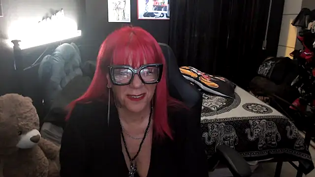 Snapshot of diavo72 chatting on July 22, 7:49 pm diavo72 online show from July 22, 7:49 pm