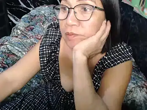 ASIANDOLLY4U online show from April 1, 10:49 am