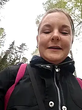 Snapshot of SwedishJennifer chatting on May 19, 12:11 pm SwedishJennifer online show from May 19, 12:11 pm