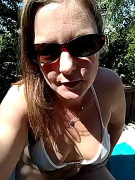 Snapshot of SwedishJennifer chatting on May 29, 11:08 am SwedishJennifer online show from May 29, 11:08 am
