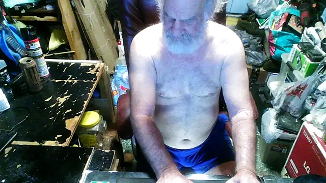 russtee online show from November 18, 8:24 pm