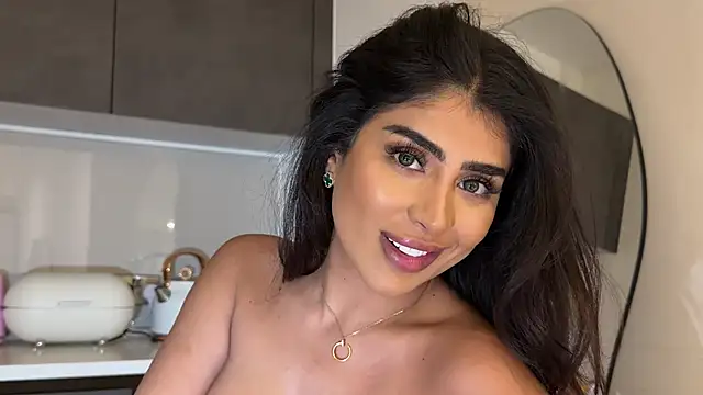 ArabicBarbie online show from December 17, 11:55 pm