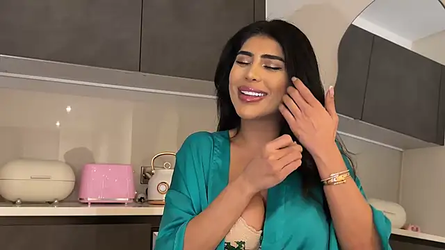 ArabicBarbie online show from April 9, 10:48 pm