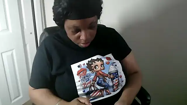 Sexymona1218 online show from July 5, 10:28 pm
