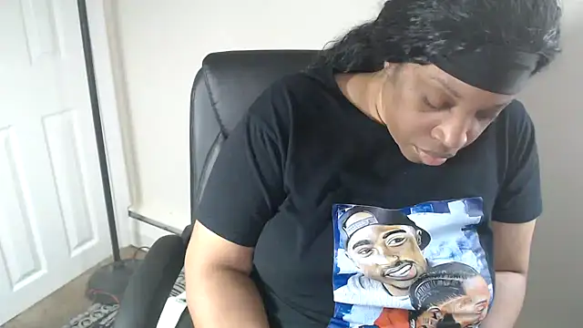 Sexymona1218 online show from July 8, 6:23 pm
