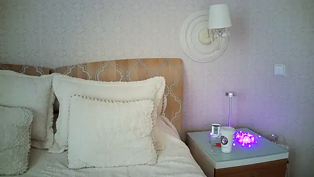 Snapshot of Luna_Hoty chatting on March 7, 11:40 am Luna Hoty online show from March 7, 11:40 am