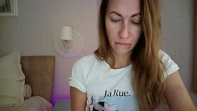 Snapshot of Luna_Hoty chatting on September 21, 2:57 am Luna Hoty online show from September 21, 2:57 am