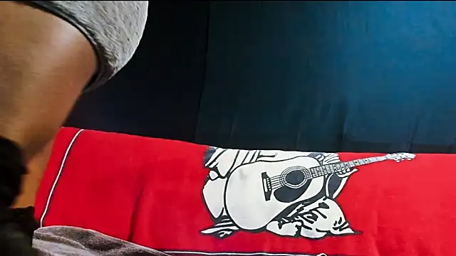 iBreakHeartz online show from December 11, 1:58 am