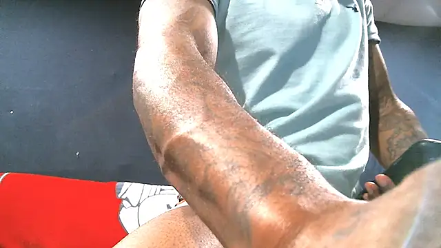 iBreakHeartz online show from January 17, 3:45 am