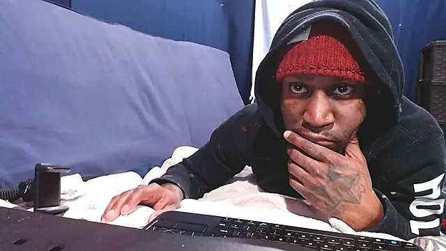 iBreakHeartz online show from January 27, 8:18 am