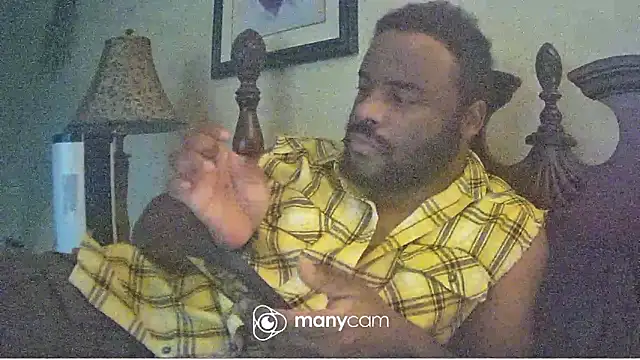 Snapshot of StudMuffin702 chatting on December 5, 11:29 pm StudMuffin702 online show from December 5, 11:29 pm