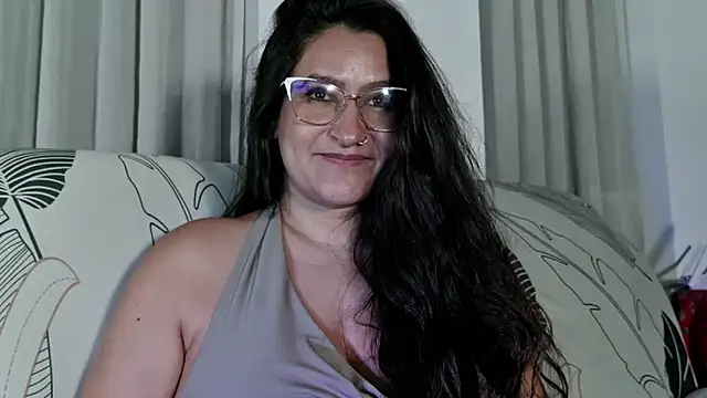 DeesseLuxure online show from April 12, 6:29 am