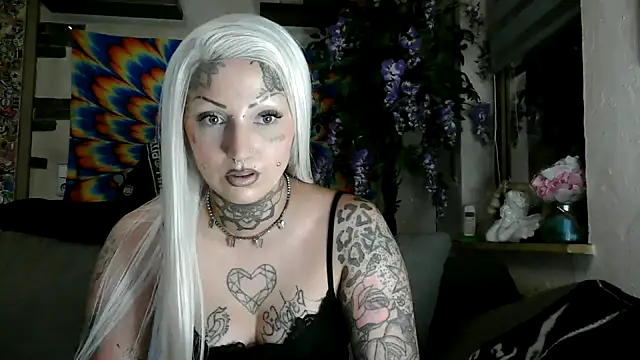 RoxxyInk online show from September 15, 9:26 pm