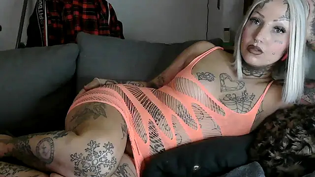 RoxxyInk online show from February 22, 1:07 am