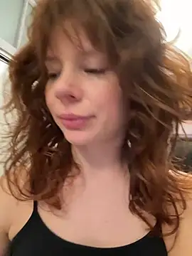 Snapshot of Oopsfoxy chatting on April 24, 5:10 am Oopsfoxy online show from April 24, 5:10 am