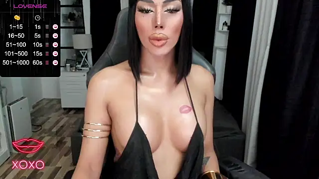 Forever MissCandace online show from September 17, 1:57 pm