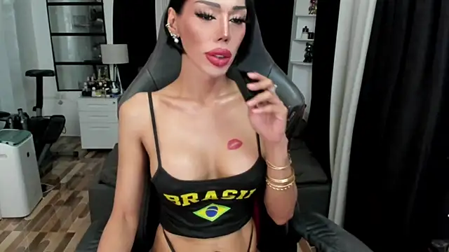 Forever MissCandace online show from March 19, 9:35 am