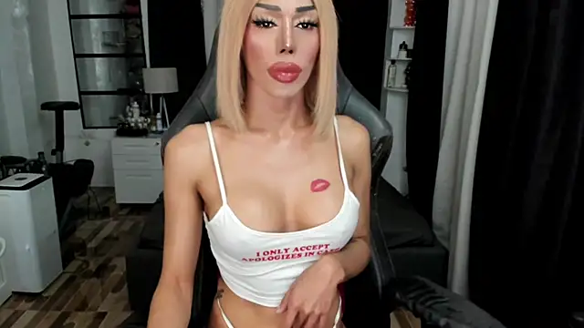 Forever MissCandace online show from May 26, 7:37 am