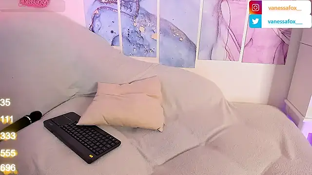 Snapshot of VanessaFox__ chatting on January 6, 4:23 pm VanessaFox online show from January 6, 4:23 pm