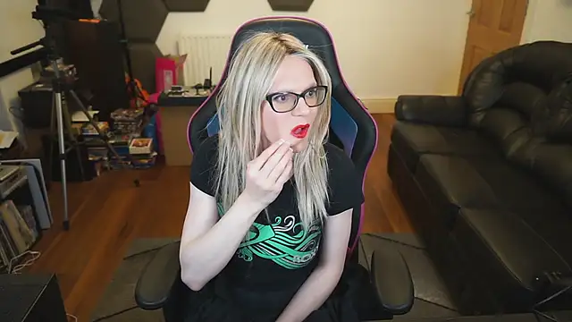 Snapshot of KelseyCobalt chatting on December 7, 10:50 pm KelseyCobalt online show from December 7, 10:50 pm