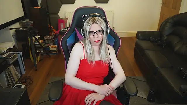 Snapshot of KelseyCobalt chatting on December 11, 1:37 am KelseyCobalt online show from December 11, 1:37 am