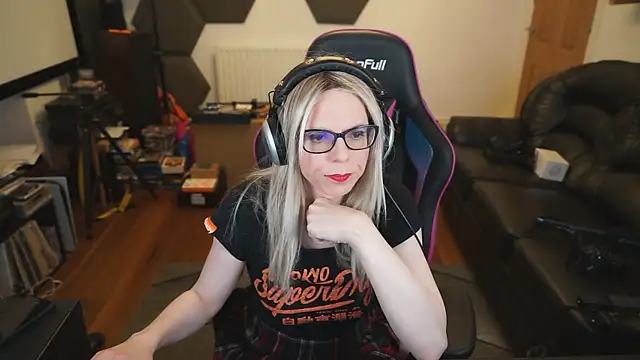 Snapshot of KelseyCobalt chatting on December 13, 12:53 am KelseyCobalt online show from December 13, 12:53 am