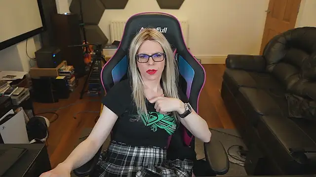 Snapshot of KelseyCobalt chatting on January 19, 1:53 am KelseyCobalt online show from January 19, 1:53 am