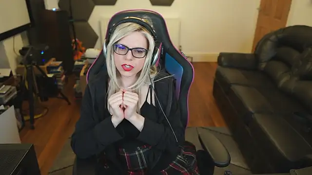 Snapshot of KelseyCobalt chatting on February 16, 9:48 pm KelseyCobalt online show from February 16, 9:48 pm