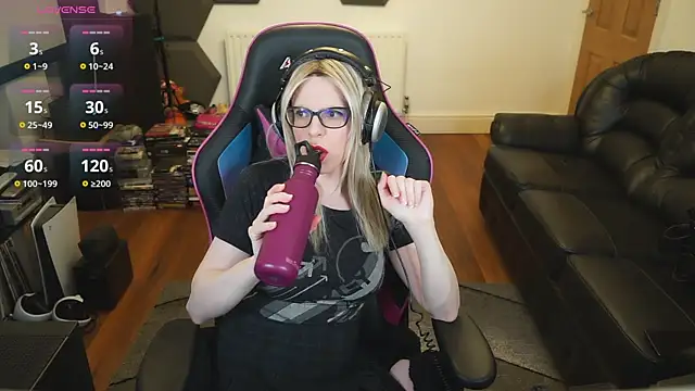 Snapshot of KelseyCobalt chatting on March 18, 9:53 pm KelseyCobalt online show from March 18, 9:53 pm