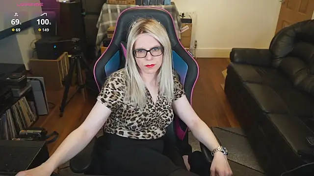 Snapshot of KelseyCobalt chatting on October 9, 8:40 pm KelseyCobalt online show from October 9, 8:40 pm