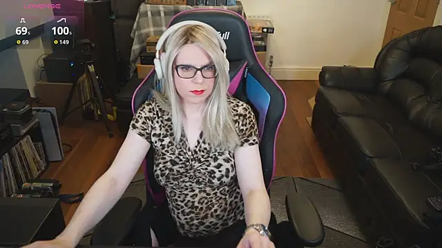 Snapshot of KelseyCobalt chatting on October 15, 8:42 pm KelseyCobalt online show from October 15, 8:42 pm