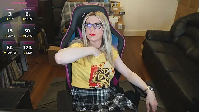 Snapshot of KelseyCobalt chatting on October 18, 8:42 pm KelseyCobalt online show from October 18, 8:42 pm