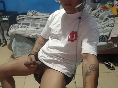 ElliotVqz182 online show from April 3, 12:36 pm