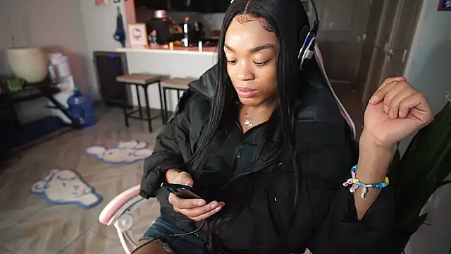 Snapshot of NSFWEros chatting on December 13, 4:54 am NSFWEros online show from December 13, 4:54 am