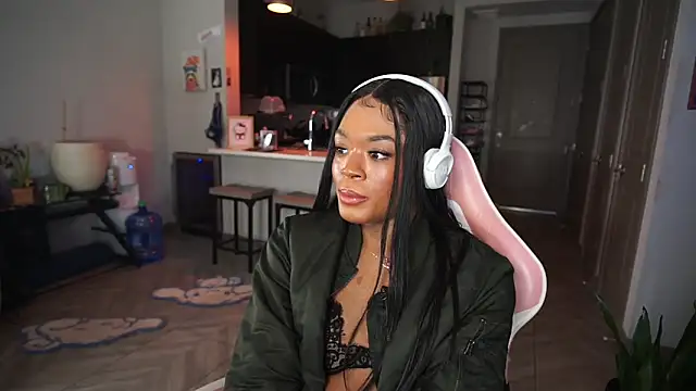 Snapshot of NSFWEros chatting on December 30, 7:15 am NSFWEros online show from December 30, 7:15 am