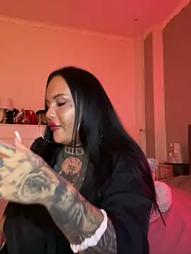  MelinaCurves  online show from April 16, 10:01 pm