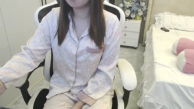 Snapshot of Hanako_love chatting on February 24, 3:23 am Hanako love online show from February 24, 3:23 am