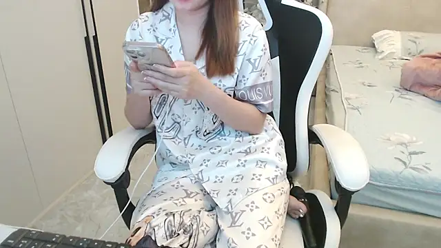 Snapshot of Hanako_love chatting on March 10, 4:07 am Hanako love online show from March 10, 4:07 am